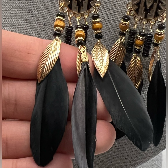 ⭐️ Beautiful Boho Earrings w/ Feather Accents ⭐️ - Picture 3 of 8